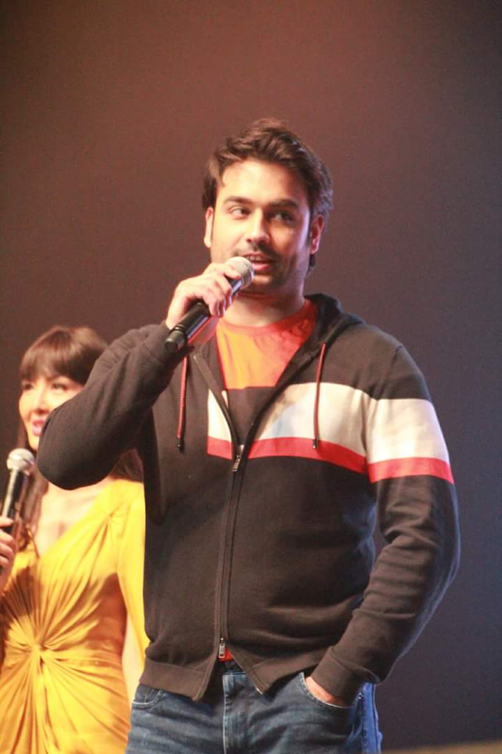 RingoringoMega's tweet photo. I Vote For #VivianDsena  for #AsjadNazirSexyList2017 #FanPower @asjadnazir @VivianDsena01 https://t.co/VeJ3Ym7I9z