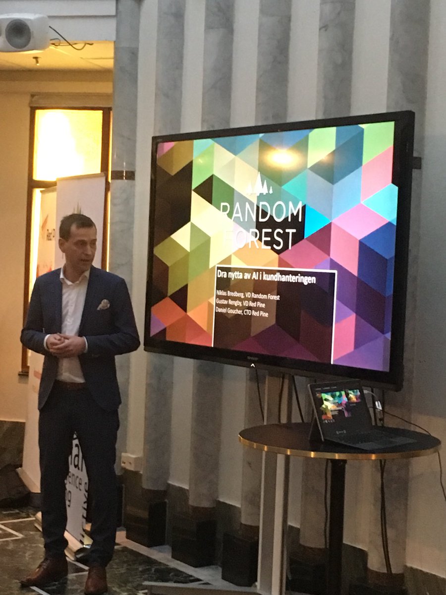 WednesdayR's tweet image. #wrbreakfast kring AI och att dra nytta av AI i din kundhantering