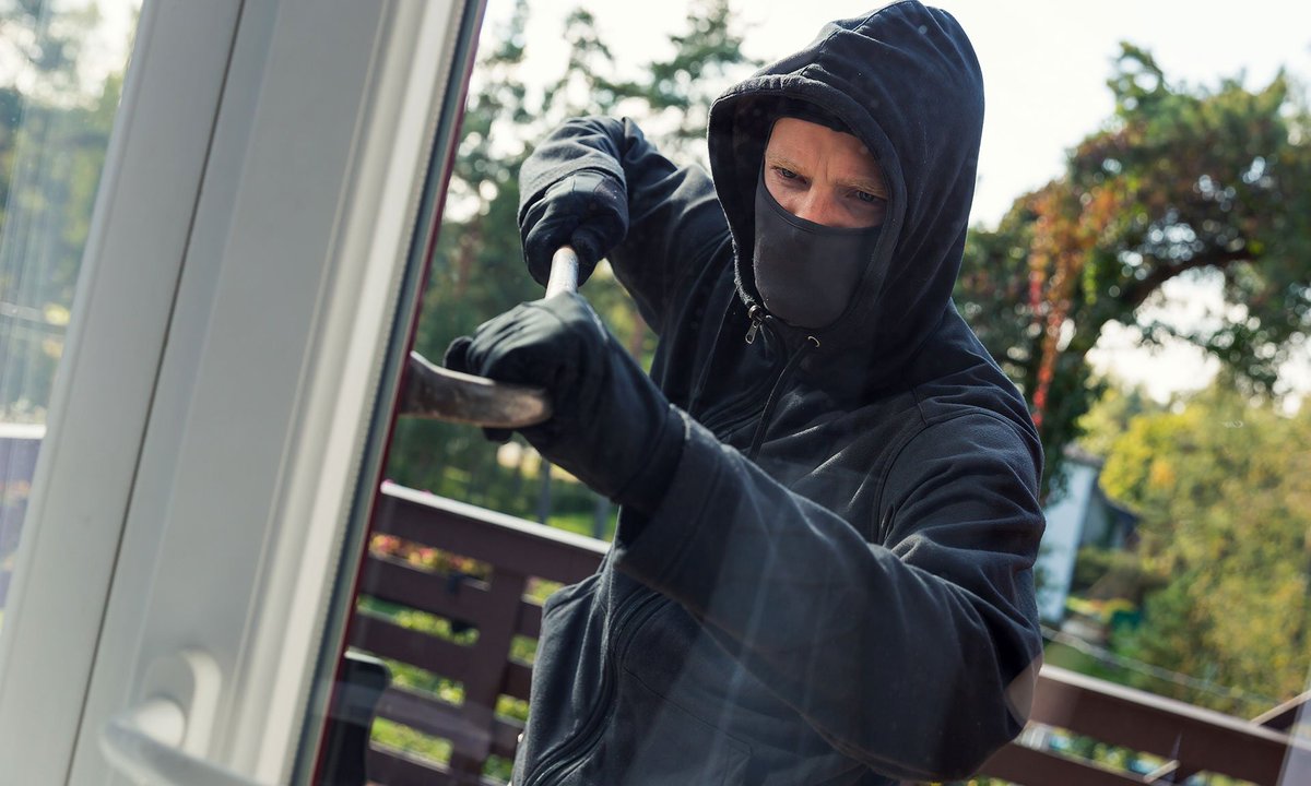 Are you taking risks with your home security to save time? 

qoo.ly/jghec 

#hertfordshire #essex #london #essexsecurity #alarms