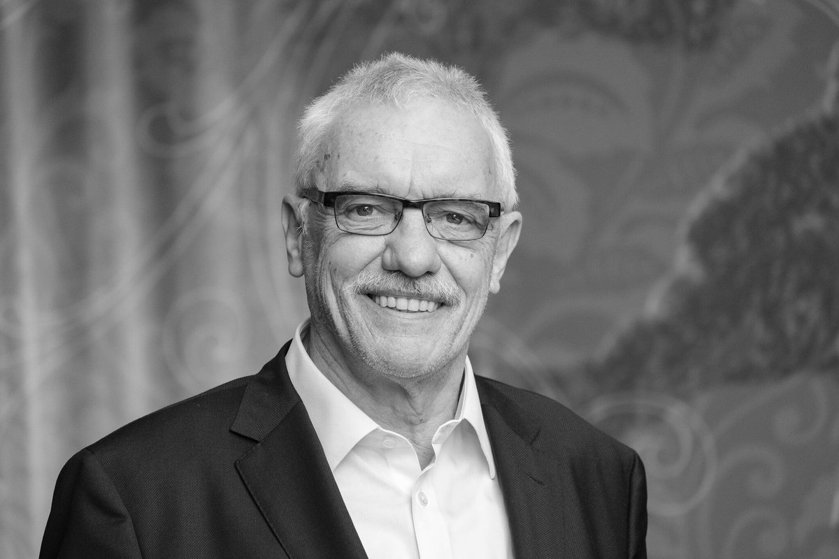 DCStarAudit's tweet photo. RT @eco_de Vom Netzpionier zum Politikflüsterer: Die Sonderausgabe des eco audiomagazins widmen wir dem eco Vorstandsvorsitzenden Prof. Michael Rotert. Mit Harald A. Summa, Oliver Süme &amp; Dirk Krischenowski #podcast https://t.co/oNkdFYhBMu https://t.co/k7HZEloaKN