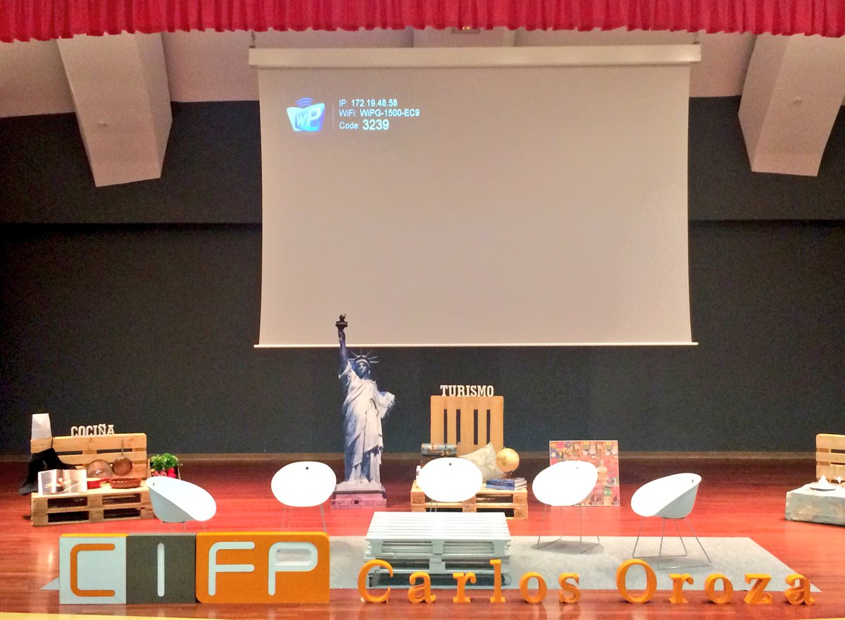 CarlosOrozaCIFP's tweet photo. Todo preparado para as "I Xornadas de Hostalaria e Turismo" que desenvolveremos no noso centro con todo o profesorado de Galicia.
#xornadasHTFP #Pontevedra https://t.co/cbJOaLjkZD