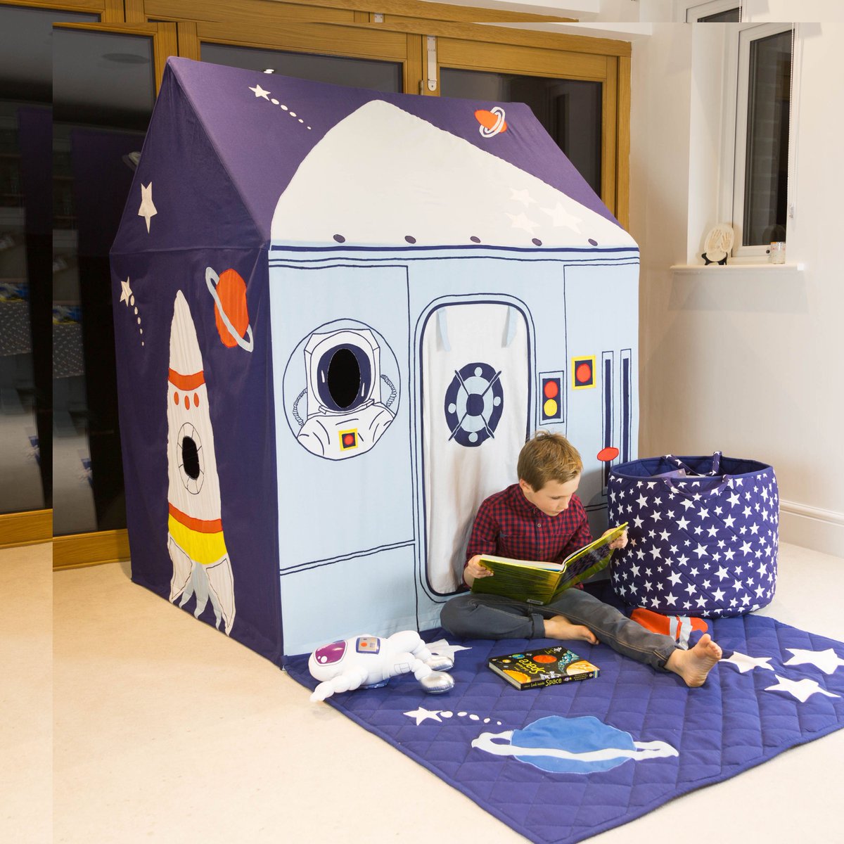 Take advantage of 20% off all our hand embroidered and appliquéd playhouses ... offer ends Monday 27th November.  Plus get a free toy basket with every playhouse purchase.  Can be personalised to make them an extra special gift this #Christmas.  Shop now! ow.ly/XtoL30gMl6e