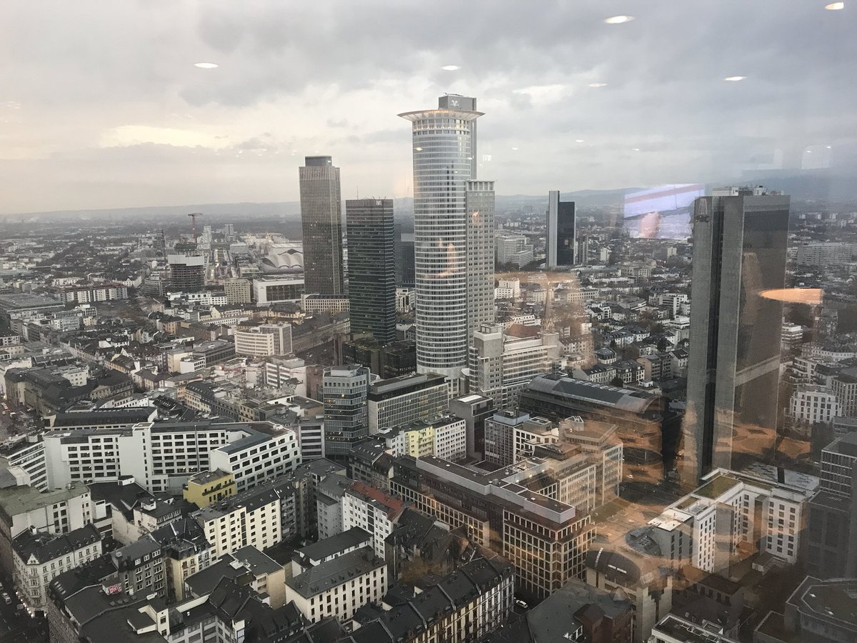 fu_turedesigner's tweet photo. Startschuss mit Key Note in den Tag 30 Stockwerke über Frankfurt 😮#DBskydeck im Innovation Circle zum DB Digital Working Day #digital #social #innovationmatters 🤙🏼 https://t.co/hQzKQMtYfx