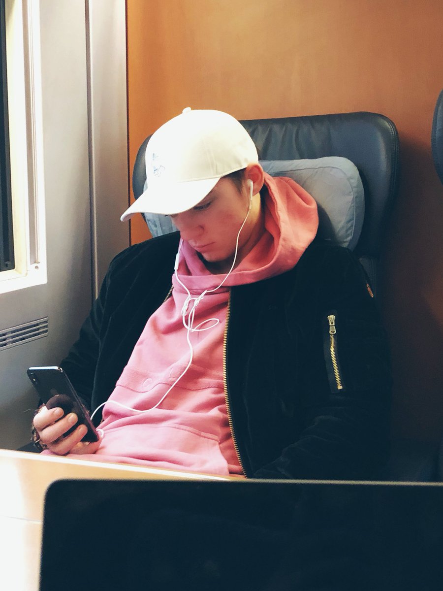 dielochis's tweet photo. Guten Morgen! 🙌🏻🤗 @LochisHeiko macht noch die Umfrage fertig - habt ihr auch schon mitgemacht? 😁

▶️ https://t.co/XKnTGMuLOo

Wir sind mega gespannt was dabei raus kommt 😳🦉👀 #umfrage #euremeinung #2018 #excited 🤩 https://t.co/lcXygQy4V8