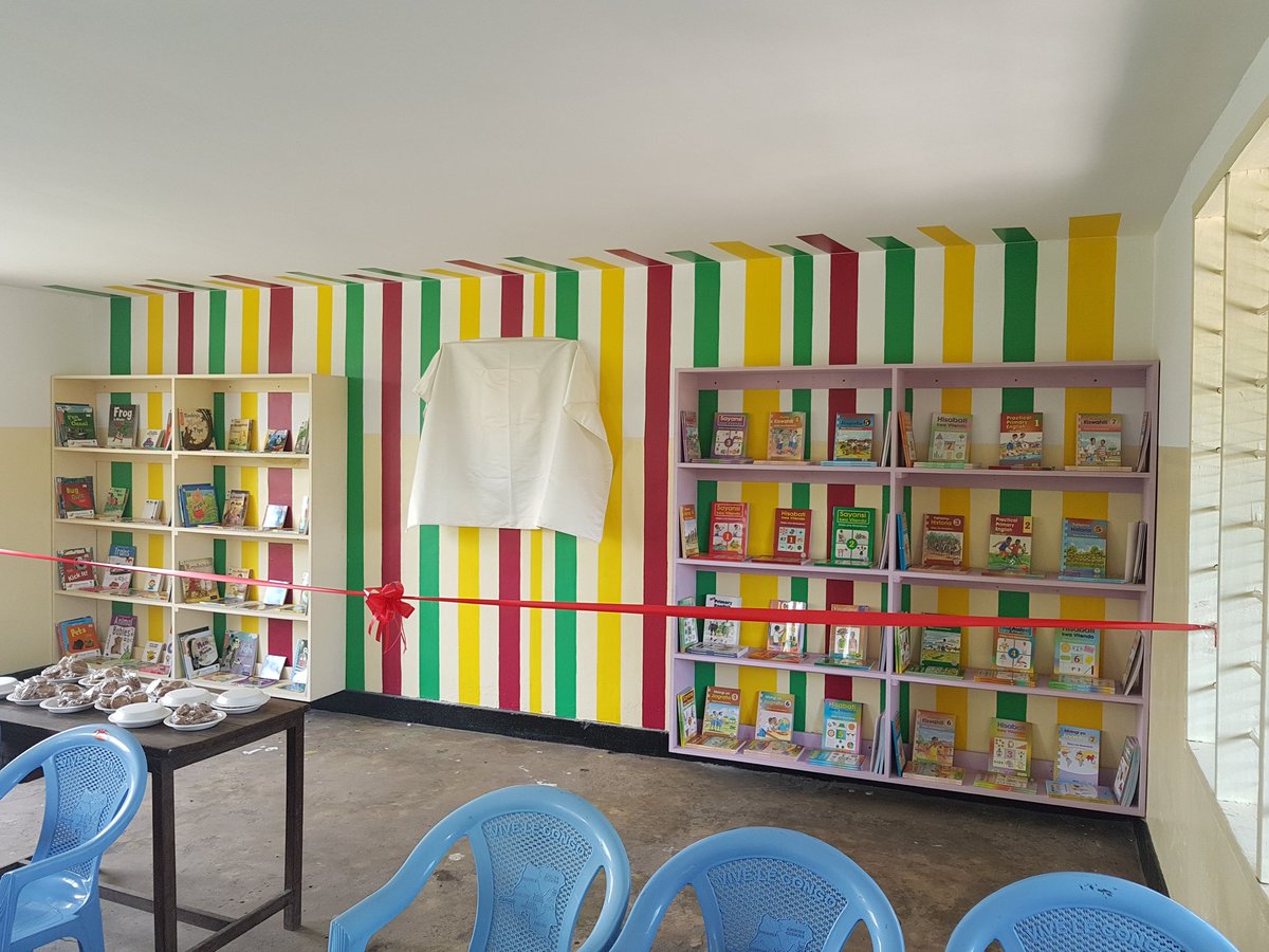 SemaTanzania's tweet photo. Honoured to accompany @DrNtuya on their launch of a library at Muungano and Serengeti Primary Schools. 100 copies of #SemaMagazine given! https://t.co/gdiEgdnk0g