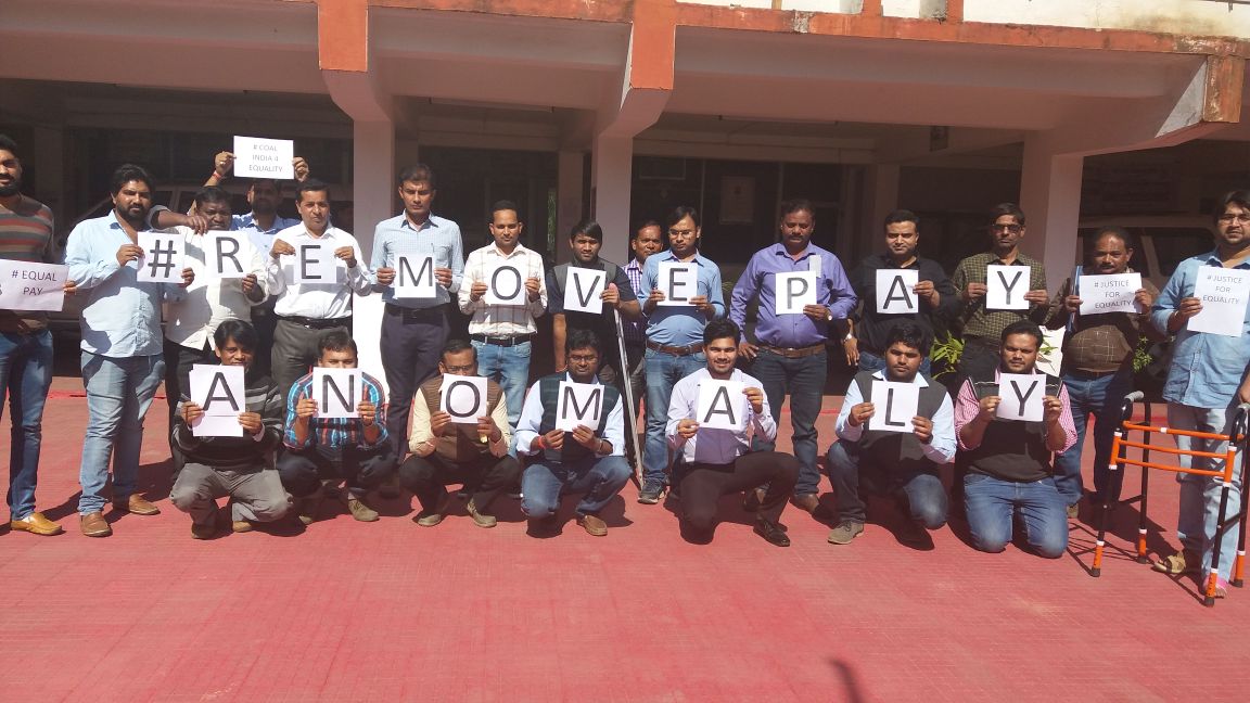 dileep2may's tweet photo. #RemovePayAnamolyCIL
हमारा भारत देश सभी को समानता का अधिकार प्रदान करता है तो सभी महारत्न कंपनीयो के अधिकारियों को समान वेतन मिलना चाहिए।।। https://t.co/lZiBXjqIVg
#Coalindia4equality