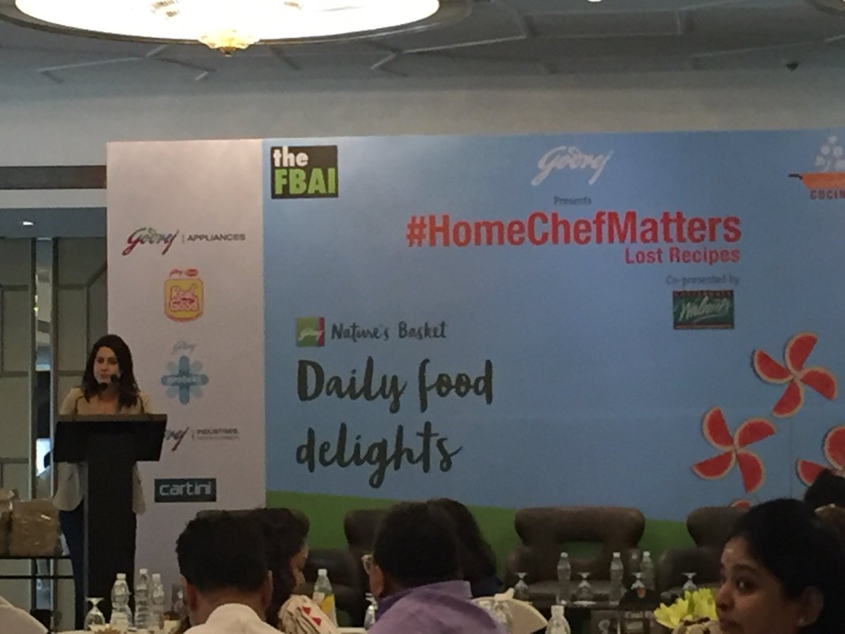 anishdeshmukh's tweet photo. Session on #kids food and the approach of parents to their kids food by @amritaraichand @FoodBloggerAI event #homechefmatters #FBAIkids @SamMalkani @salloni https://t.co/YbGwPA68ws