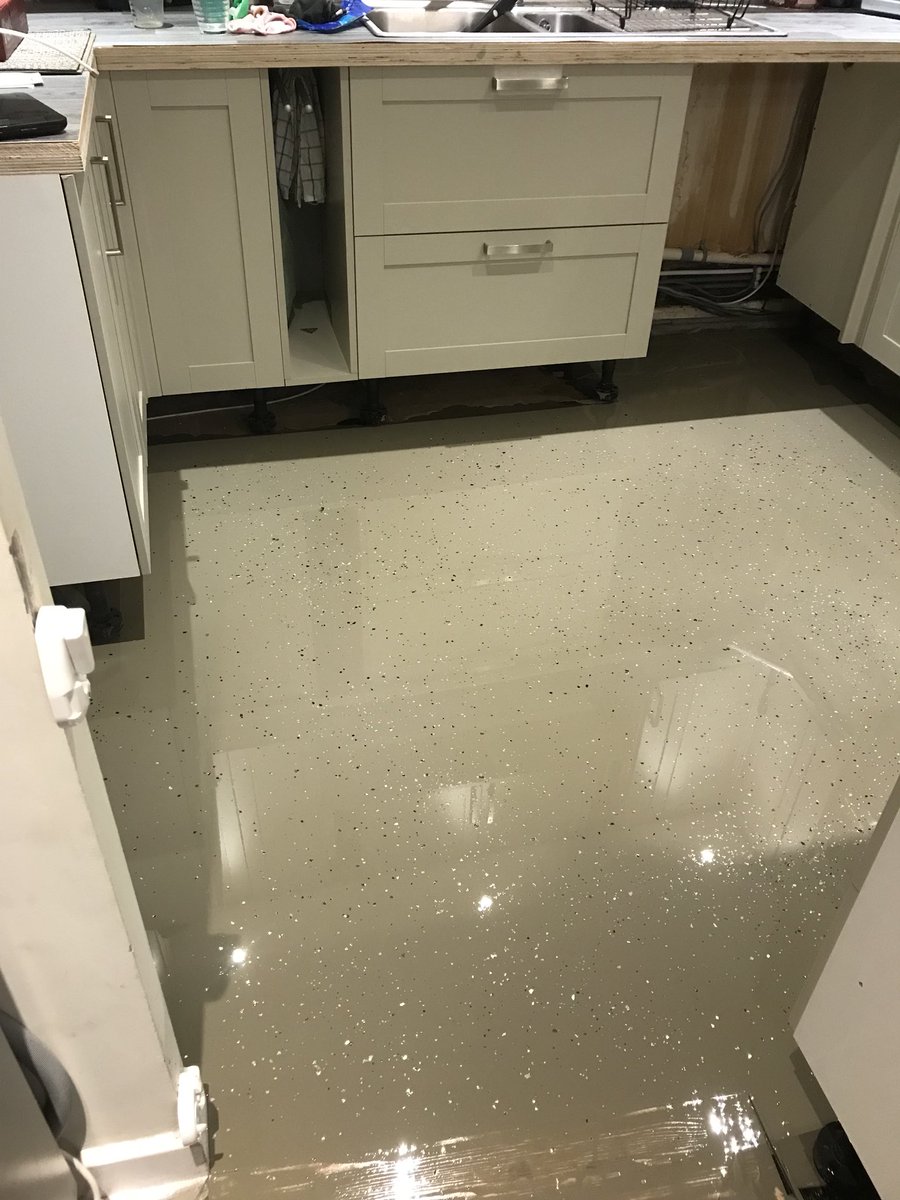 Carpetage's tweet photo. Mmm custom resin floor. Grind, epoxy prime, comfort resin body, bespoke flake blend, seal coat to come. Arturo resin. Husqvarna grinders. Carpetage installers. https://t.co/Qszs011ODK