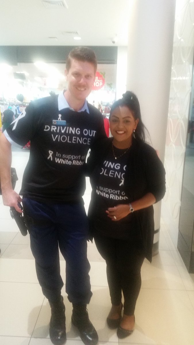 kameelrattan's tweet photo. Our Senior leadership Ss.. being wonderful role models for the greater community whilst supporting White Ribbon Day #SRC #Teamwork #GoteamSarah @WhiteRibbonAust @SarahRedfernHS https://t.co/ZKPTawzhDx