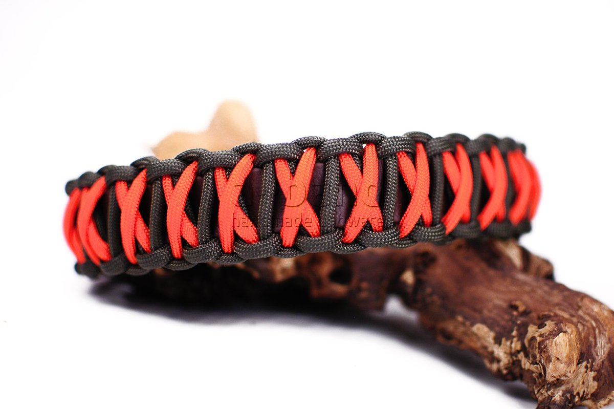 abanddogware's tweet photo. Und wieder eine neue Kundenkreation - Knüpfung "Brice" in braunem Biothane mit einer orange und schwarzen Paracordknüpfung. #abanddogware #hund #hundezubehör #dogsofinstagram #biothane #paracord #halsband #dailywoof #inspiredbydogs #dogware #hundeliebe #hundeleben #dog https://t.co/sTEkYU9V1H