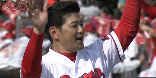 Nhkスポーツ Pa Twitter 広島カープ優勝パレードをライブ配信 明日25日 土 午前10時半 広島市平和大通り リーグ連覇を達成した緒方監督や選手たちがオープンデッキバスなどに分乗しパレード 写真は去年 Nhkスポーツアプリで生中継 ダウンロードはこちら