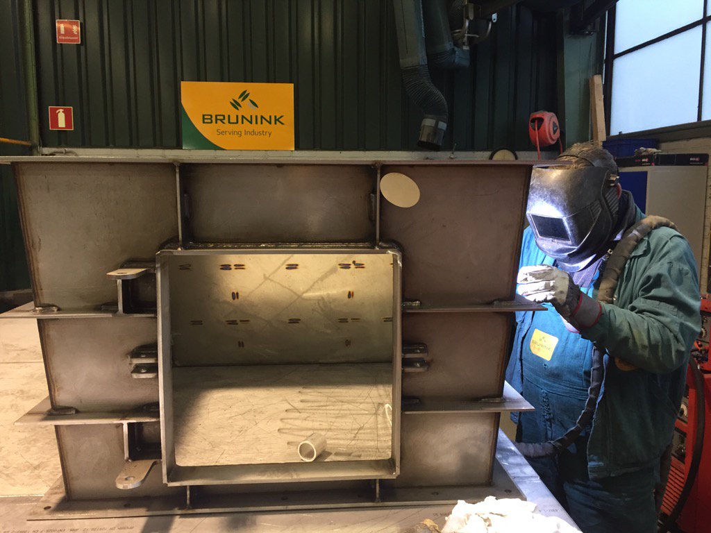 gerritbrunink1's tweet photo. @BruninkGroep wordt druk TIG- gelast door onze vakmensen aan rvs producten voor verbrandingsinstallatie #megaorder https://t.co/2DPV7VCMPF