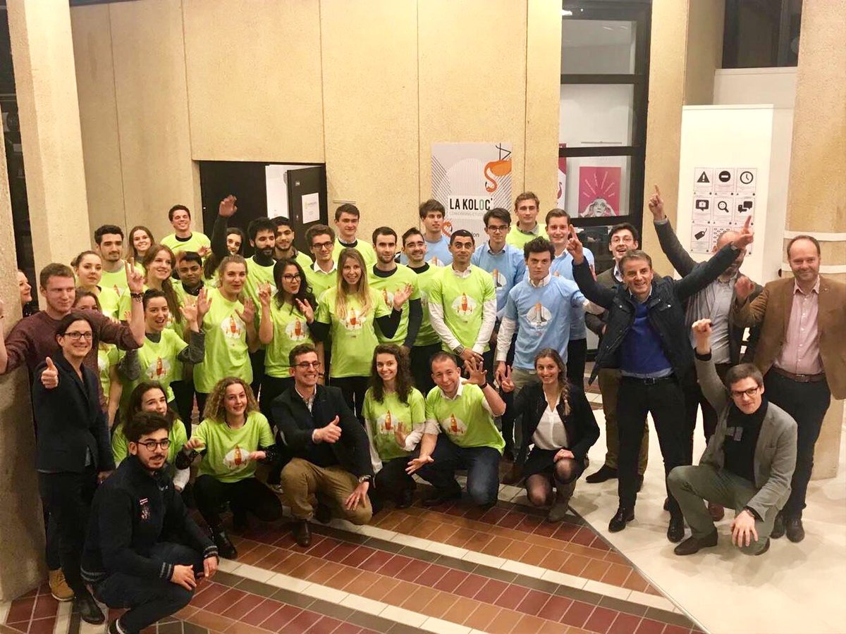 [23 NOV 2017] Soirée de lancement de l’ @InsIDE_institut au top : découverte des projets et belles rencontres. Je suis fière d’y être accompagnée pour lancer Mes Chaussettes Chéries @MCCbox !!