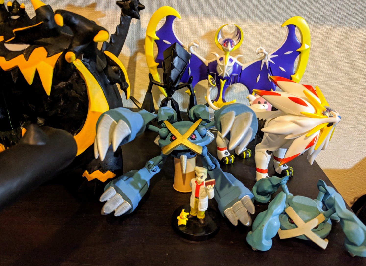 たかさおじさん 在 Twitter 上 自作メガメタグロス塗装完了 顔は立体ポケモン図鑑メタグロス2つ使用 前四脚は自分で3dモデリングして コまさんに立体出力してもらいました リボルテック球関節て可動 細部はパテ造形 細々直すかもだけど一旦完成 40分の1