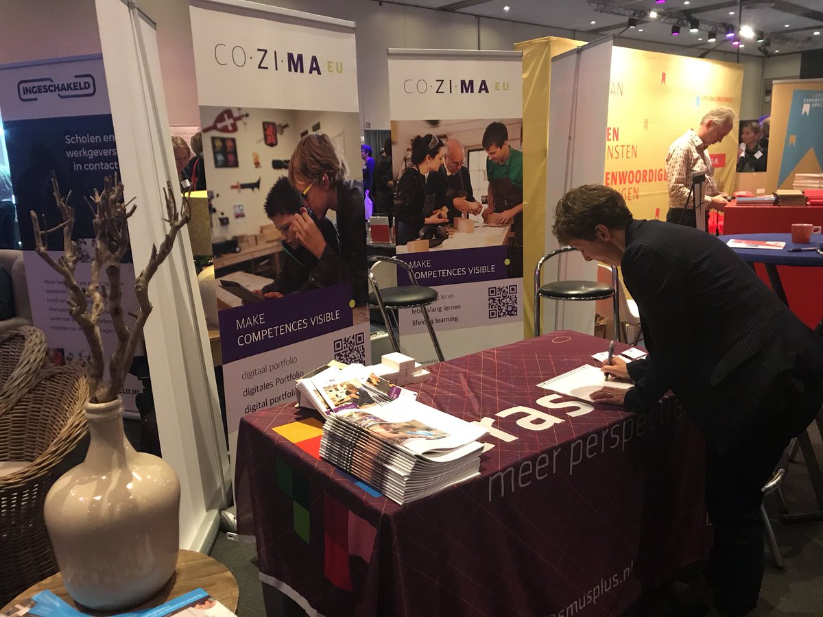 cozimaerasmus's tweet photo. #Cozima aanwezig bij #HetCongres #OpPapendal https://t.co/3tWwQVAjWR