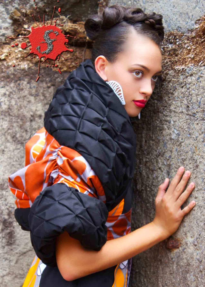 Great wearable art. "Fusing Sands", a collaborative unique work now showing Tank 4. Proud to perform and support our talented sista's #fusingsands