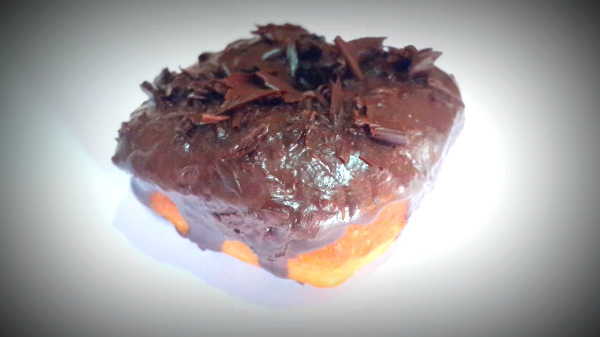 JustDohnuts's tweet photo. #FunFactFriday
CHOCOLATE WAS A CURRENCY
The Aztecs believed that cocoa was a gift of gods and used it as a form of currency.Try our CHOC HEAVEN (chocolate glaze with rich decadent chocolate shavings)

Call 09090DOHNUT(364688) to start your weekend! 
#JustDOHnuts #SheerDelight https://t.co/0hBaL4zuSp