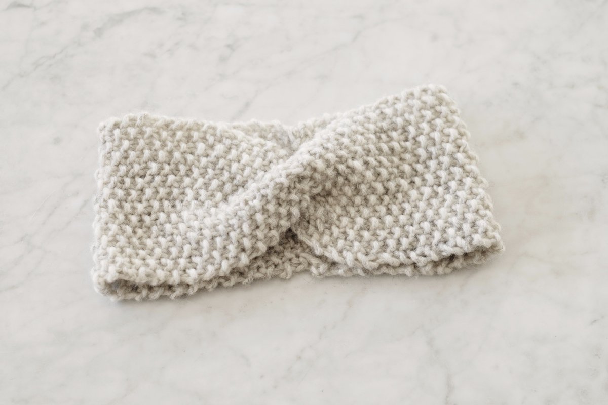 Et HOP ! Avis à celles qui veulent se mettre au tricot : mon kit en collaboration avec <a href="/PhildarOfficiel/">Phildar</a> est enfin sorti 😍
Toutes les infos ici bit.ly/2i28cmw