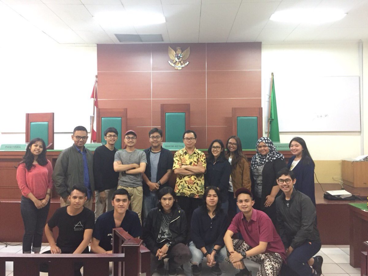 Pada hari ini tim M3BL Binus tengah melakukan persiapan sebelum berangkat dan bertanding utk memperebutkan piala A.G. Pringgodigdo VI yg akn di laksanakan diUniv.Airlangga, Surabaya.Mari beri dukungan&amp;doa agar tim M3BL dapat menyimpan Piala A.G. Pringgodigdo VI di kantor jurusan!