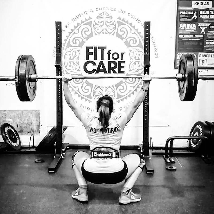 ¡En WDE cambiamos el negro por el rosa! Mañana viernes empieza nuestro especial "Pink Friday". 
Queremos ir un poco más allá. El 5% de la facturación del viernes hasta el domingo, tanto de la tienda física, como de la tienda online, será destinado a la Asociación FIT FOR CARE