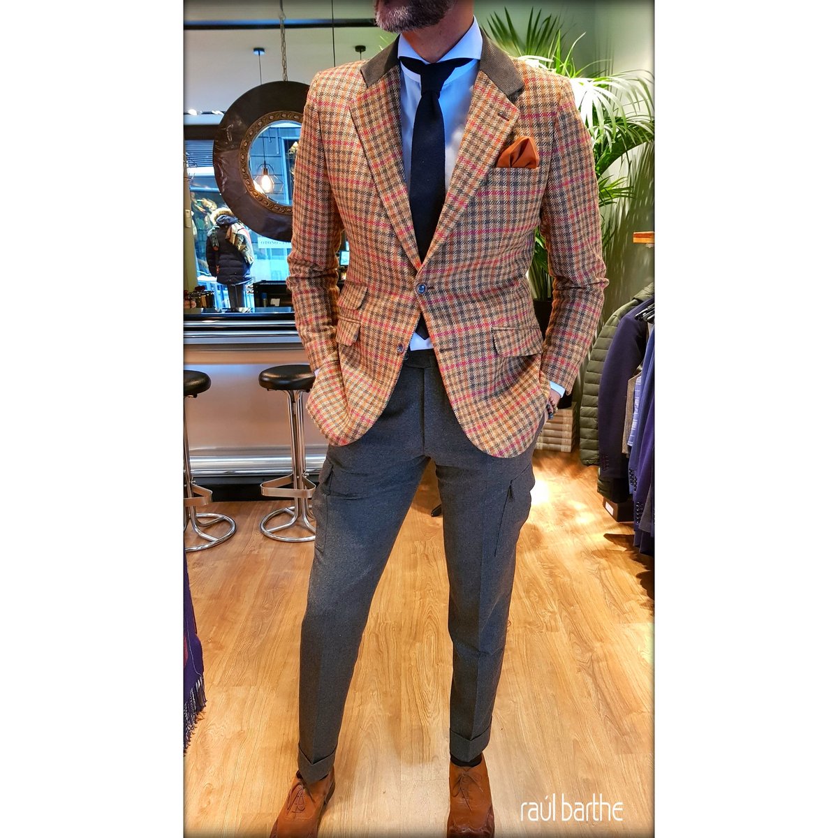 Pantalón cargo de franela colección Raúl Barthe