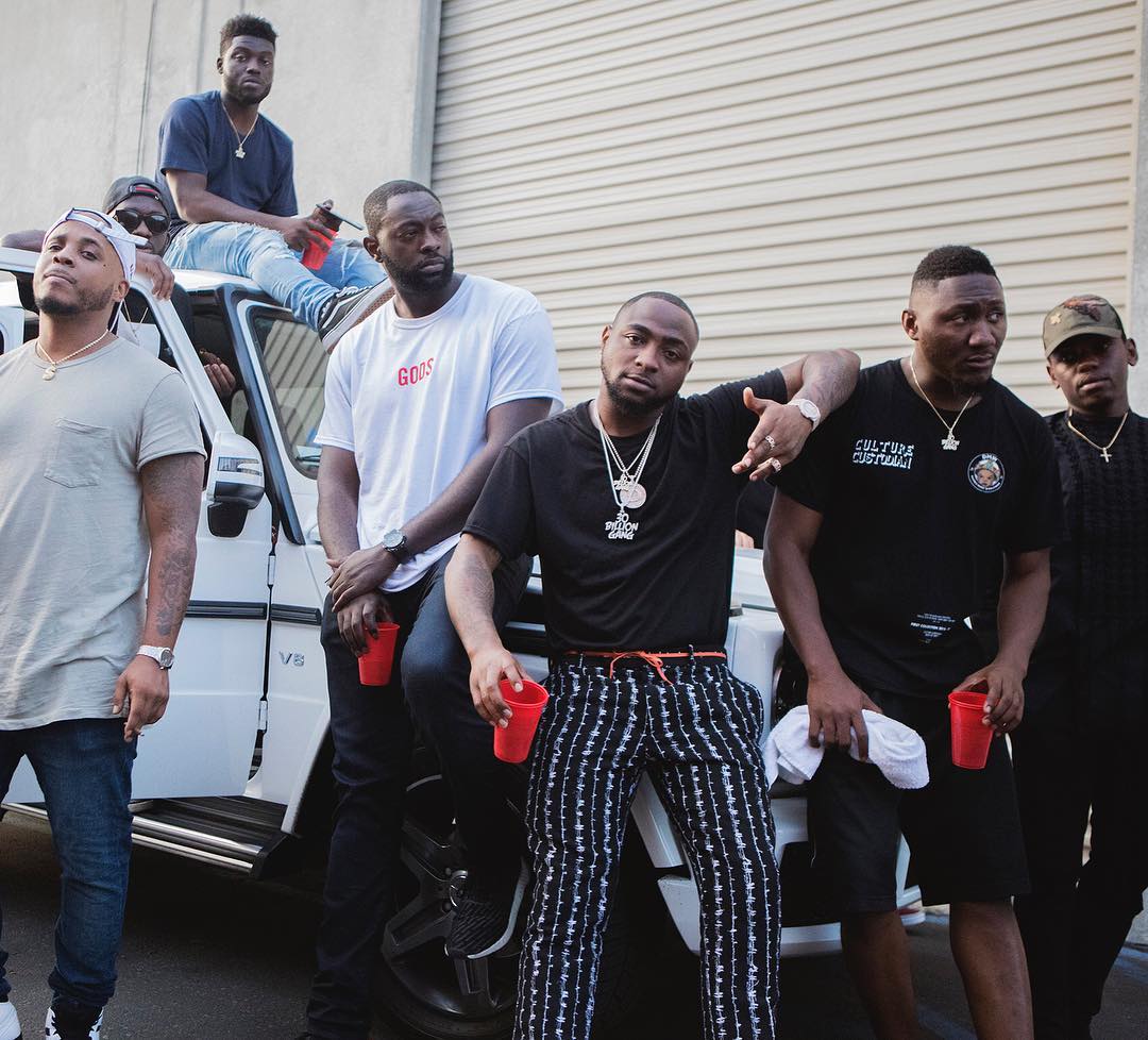 takingCustody's tweet photo. .@iam_Davido's 'Like Dat' video will have you reminiscing Diddy and Mase videos from the 90s. https://t.co/5mvapT3Qco https://t.co/trlusMD6I7