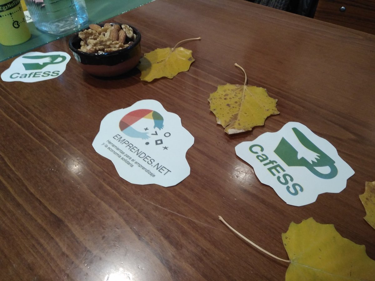 emprendes_net's tweet photo. Ayer celebramos exitosamente y en buena compañía un #CafESS de moda y complementos https://t.co/XUaUaWJOfH