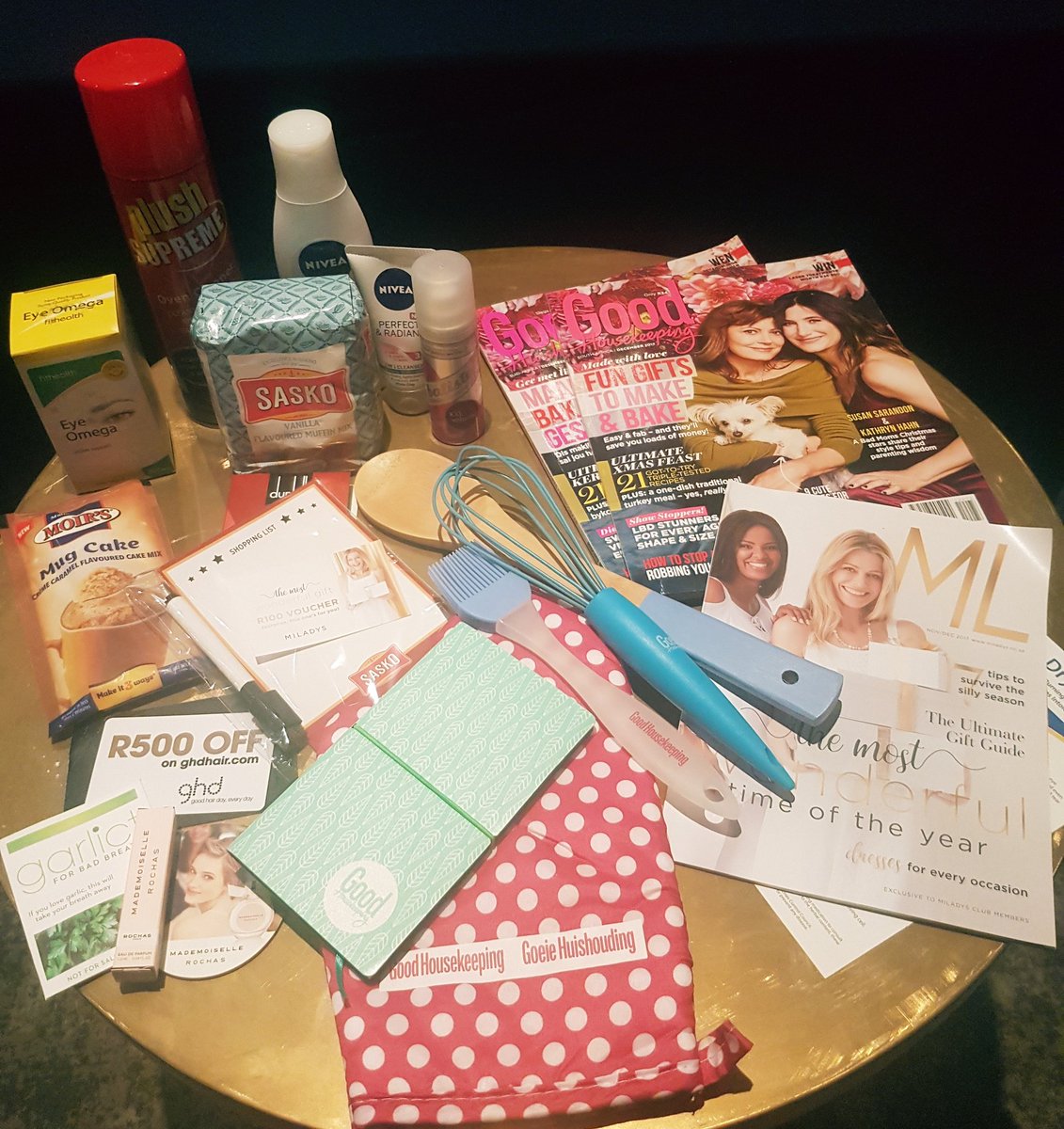 GoodHouseSA's tweet photo. Have a look at these amazing spoils in the goodie bags each guest will receive at the end of the event! #GHVeryMerry https://t.co/i8fIZpCh59