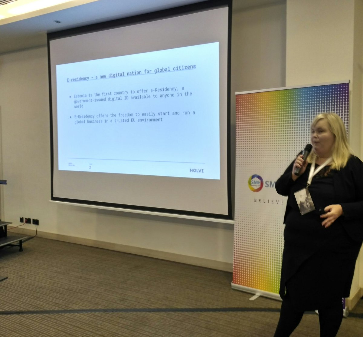 olenagrinyuk's tweet photo. #CEE17 @elinarasanen about digital account for e-residents at @SMEBankingClub Conference in #Krakow https://t.co/QMCbVkZjmB