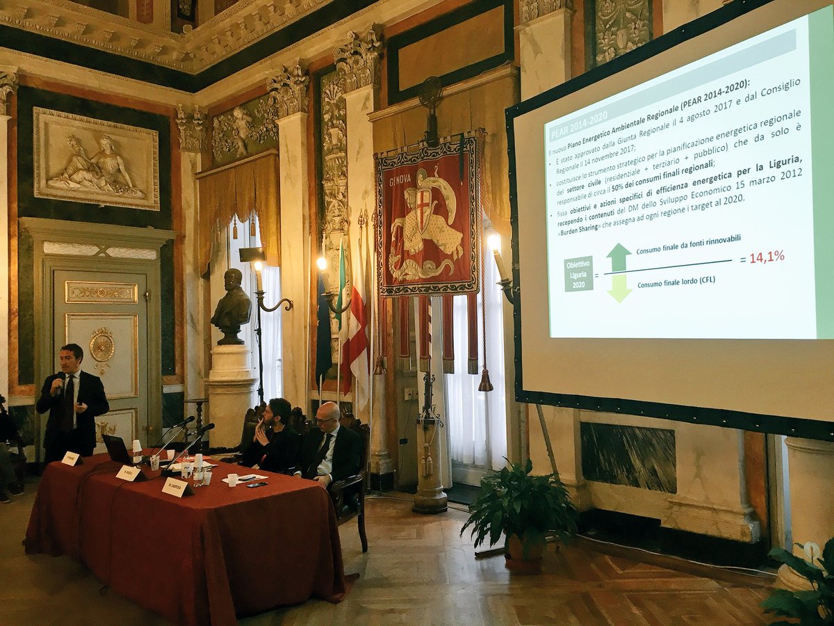 GenovaSmartWeek's tweet photo. Paolo Piacenza, IRE #Liguria, presenta la strategia e i contenuti del PEAR 2014-2020 per la @LiguriaOnLine | #GSWeek2017 https://t.co/Eh9TfGtmls