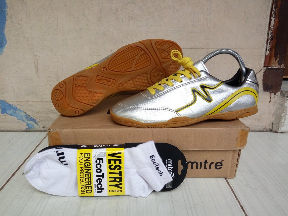 mitre futsal shoes