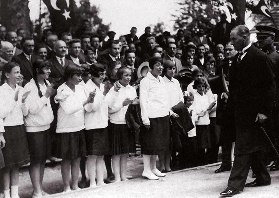 tangolindaa's tweet photo. Başta, Başöğretmenimiz Mustafa Kemal Atatürk olmak üzere, tüm öğretmenlerimizin öğretmenler günü kutlu olsun. https://t.co/vNTj02R7Mr