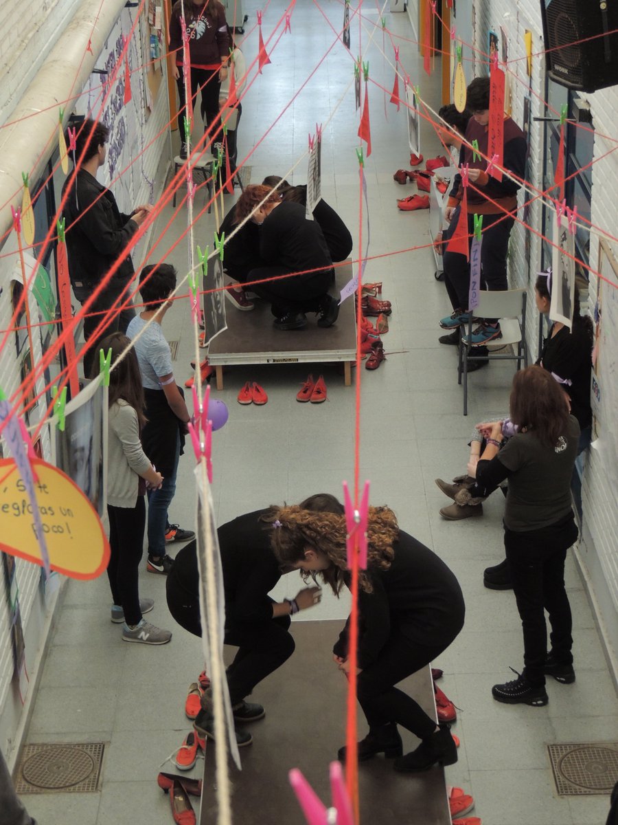 MaiteMdigital's tweet photo. Enhorabuena a los alumnos y profesores que han organizado la semana contra las violencias de genero en el #iesciudadescolar Estupendo trabajo!!! #NoALaViolenciaDeGénero https://t.co/NMr5gXSL5a