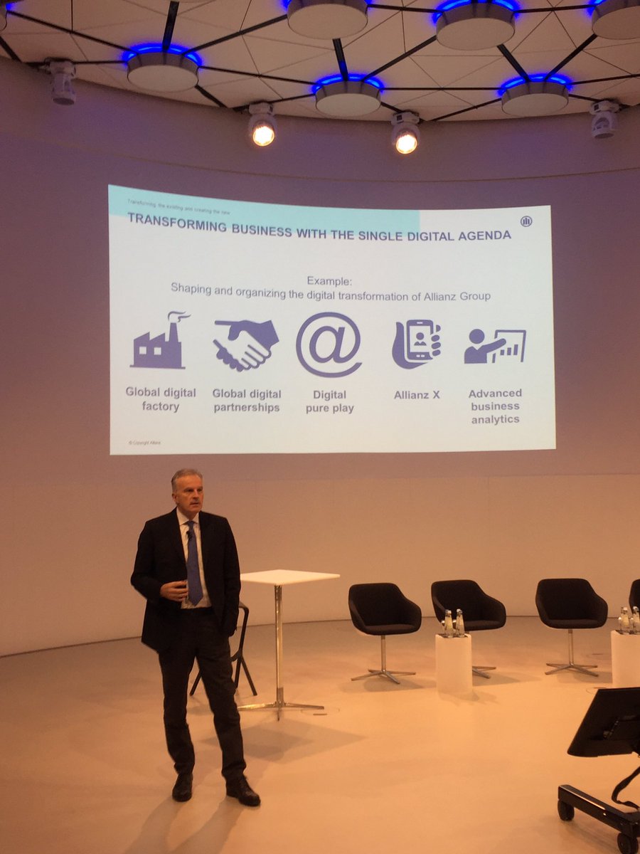 SoldaAleksandra's tweet photo. Höchstspannender Vortrag von Allianz Vorstand Dr. Christof Mascher zur Transformation im Versicherungsgeschäft. Der Zugang zu den Ecosystems erfordert die richtigen Plattformen und die richtigen Services. Die Ecosystems werden von den Kunden definiert. #digicon2017 https://t.co/dHUOrhdzSR