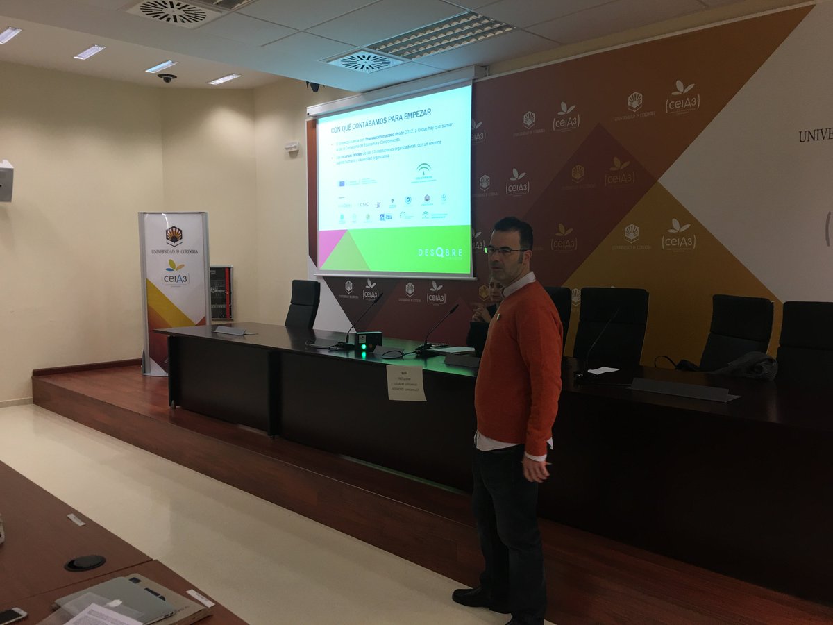 FDescubre's tweet photo. Comienza el segundo día en el #CCSC17, @MCarrasco77 presenta la Noche de los Investigadores en #Andalucía #NIGTHspain https://t.co/hMWVRpfFJN