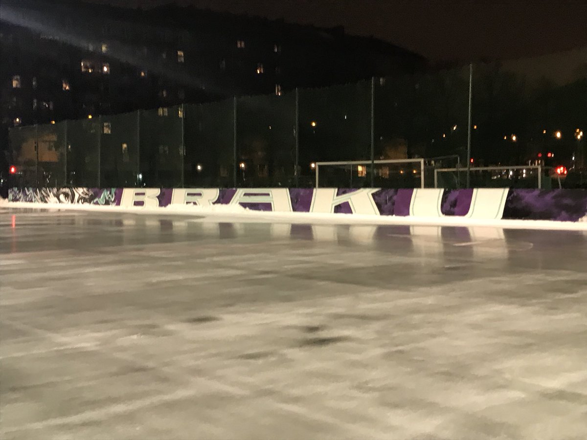 teemuramstedt's tweet photo. Tänään mennään Brakulla klo.19.00 Bandyliigaa! 

Liput ennakkoon täältä: https://t.co/vysynB3k2K

Jos ei mestoille pääse niin ISTV näyttää matsin: https://t.co/K8O3xWQZuH #Bandyliiga #Jääpallo https://t.co/dbEpMTeZyk