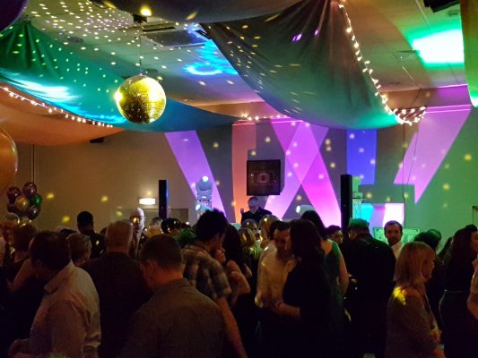 TheIdealVenue's tweet photo. For 37 years Bee Jay Entertainments have been providing the best mobile discos to leading hotels, entertainment venues &amp; private functions throughout Kent and Surrey! 
https://t.co/bAoSJS0VIM
#mobilediscos #discos #events #weddings @beejayentertain https://t.co/VIfs6Dvk0E