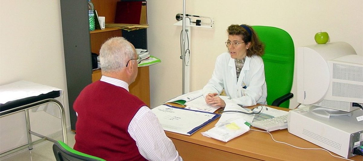 ConSalud_es's tweet photo. El coste del absentismo en #hospitales: 13 euros por cada nueva cita que el paciente pide tras no acudir a la programada https://t.co/0PNvPWdOWk https://t.co/XWHG0aokE0