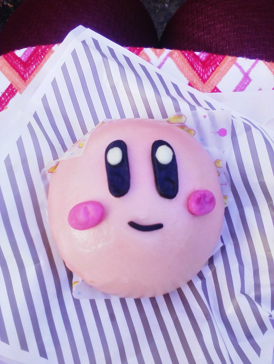 pastel_macaron's tweet photo. Kirby steamed bun :* :* :*
#kirby #nintendo #lawson #steamedbun https://t.co/ETadMeOI7z