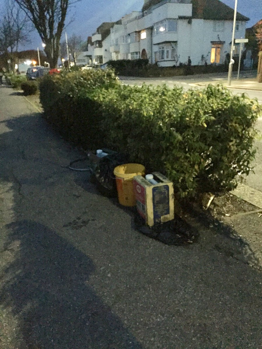 Industrial waste has been dumped on The Ridgeway near Chalkwell station. Please can you arrange for this to be removed. @SouthendBC <a href="/BaboushLeigh/">Baboush Leigh</a> <a href="/YourSouthend/">Your Southend</a> <a href="/Essex_Echo/">Essex Echo</a>