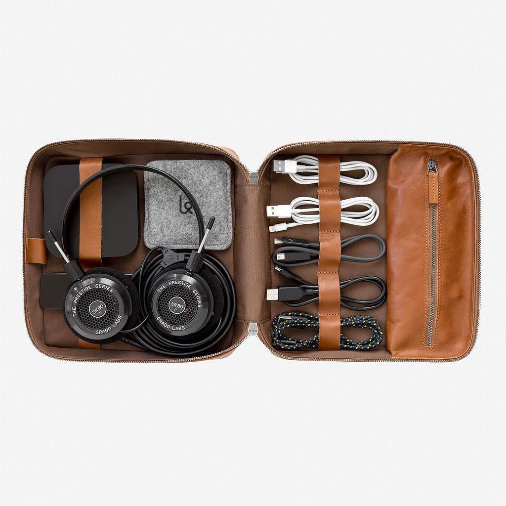 Thisisground's tweet photo. The ultimate way to keep your tech in perfect condition. Stow away and travel with the Tech Dopp Kit. #techdoppkit2 https://t.co/v1MURQdFUQ https://t.co/rkW3FKzbMS