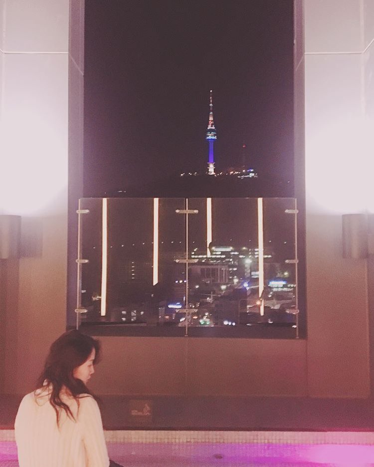 sistarspot's tweet photo. [IG] 171124 #SOYOU:

#l7 #Rooftop #👣♨️

https://t.co/SQS2yFlmsH https://t.co/5pfrkEXIYC