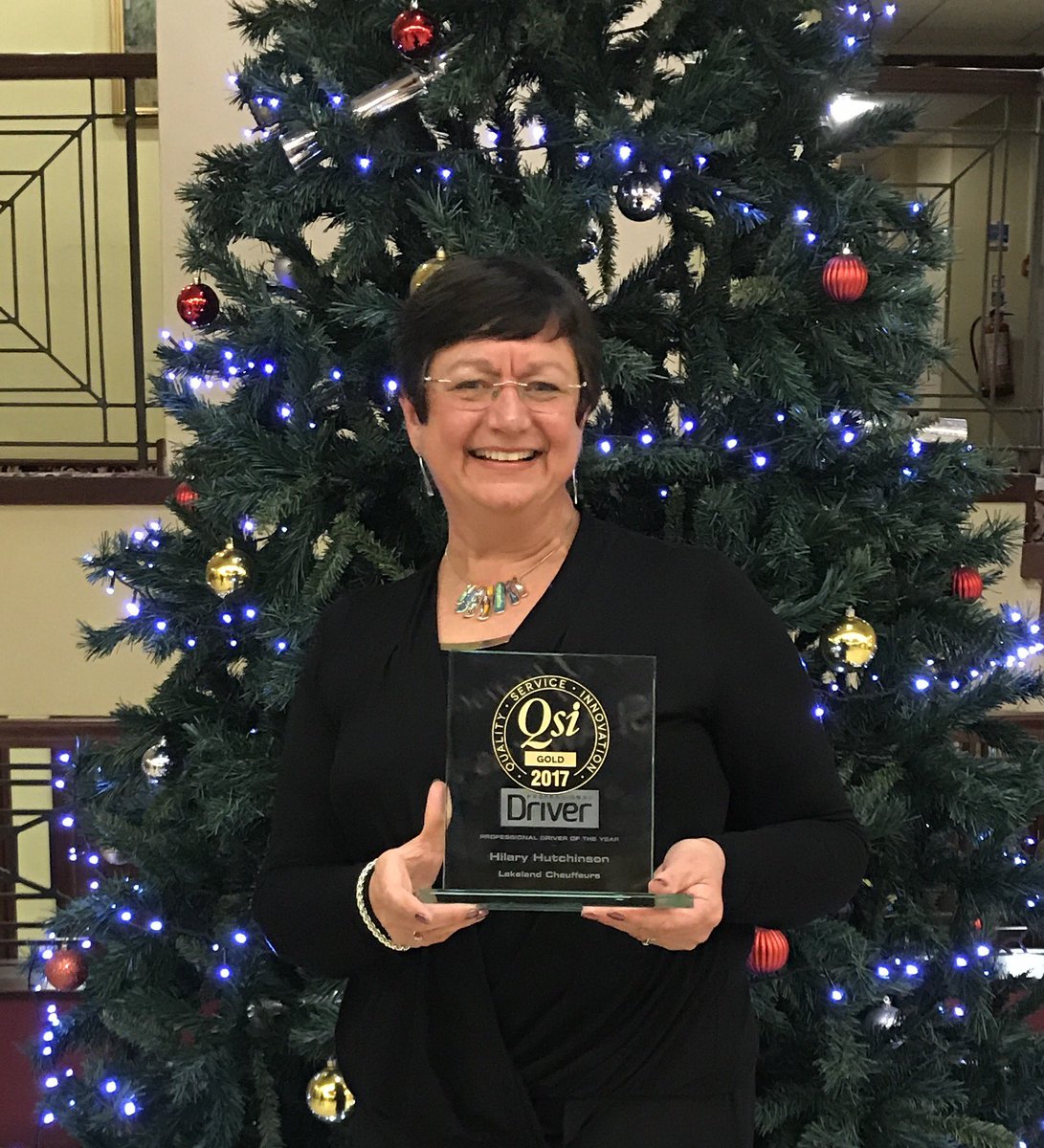 LChauffeurs's tweet photo. Very honoured to win the professional driver of the year. #QSiAwards. https://t.co/VQk8QWjMTW