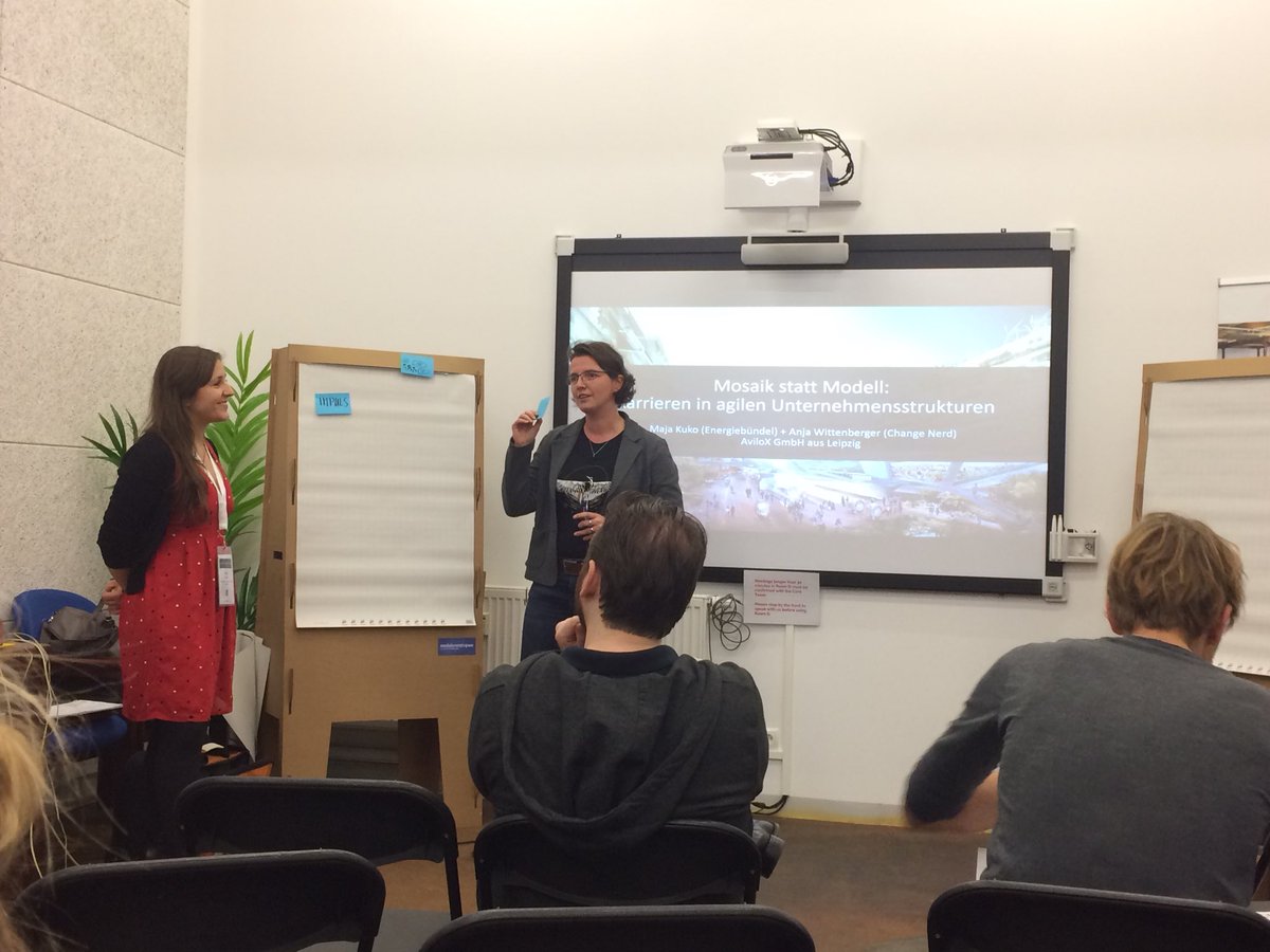 conny_paul's tweet image. Die Doppelsession startet - bin gespannt auf das Thema „Karrieren in agilen Unternehmensstrukturen“ @maja_kuko @myavilox @awittenberger #agileipzig #Agilebarcamp