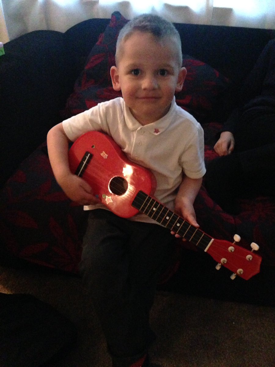 OrmeRachael2's tweet photo. Cannae believe this little one is 5 on Monday. Gws Jack. Can't be ill for your birthday #SickBug ππππππ https://t.co/4668yzx5ox