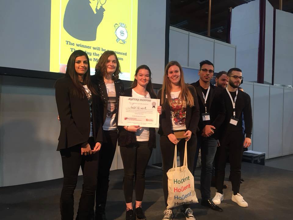 alfashirt's tweet photo. De beursstand van iWear@Work in Sinsheim ziet er fantastisch uit. Hiervoor werden ze zelfs genomineerd voor de mystery shopping award waar ze de tweede plaats haalden. Het oefenbedrijfje van deze studenten werd begeleid door Anthony Van Hees, onze commercieel verantwoordelijke. https://t.co/ewlTEwSepc