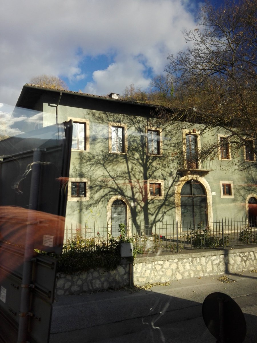 GMartinicchio's tweet photo. di #passaggio #Aquila #abruzzo  
ancora #riflessi https://t.co/SEILiWZi33