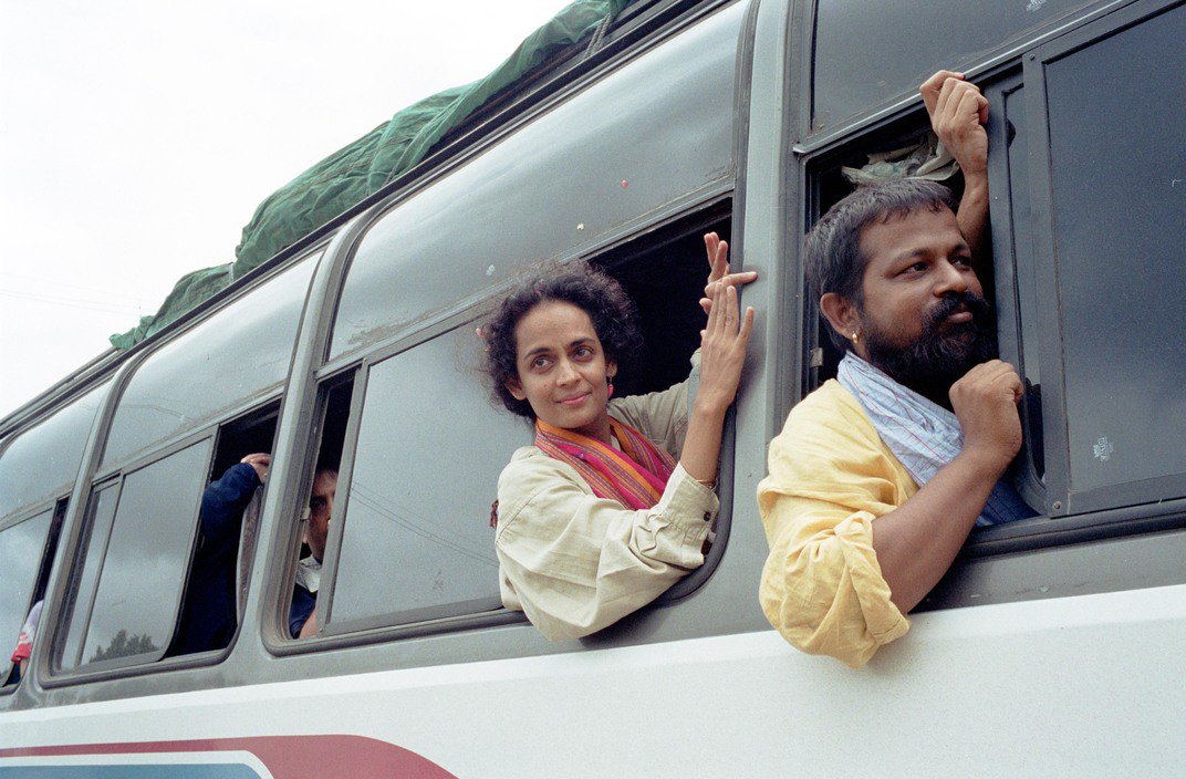 The only thing worth globalizing is dissent.
Happy birthday Arundhati Roy
Ian Berry, 1999 