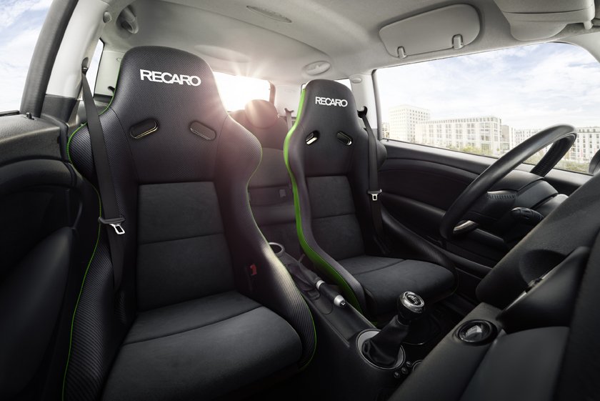 recaroauto's tweet photo. Just one week until the start of the #essenmotorshow from December 1 to 10, 2017! #recaroauto celebrates 50 years of shell seat and in Essen we have a special treat: the #recaroauto Pole Position (ABE) Edition 2018! https://t.co/Z40dpxjbSJ #feelperformance https://t.co/AtzcbTDo3a