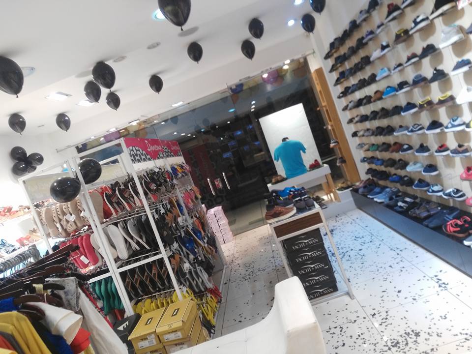 OutletIntAlajue's tweet photo. Outlet Fusión Mall Internacional Alajuela tiene promociones especiales este #BlackFriday... 30% menos en toda la mercadería de 8am a 12pm  ¡No se las pierda! https://t.co/BqqsRzIP8s